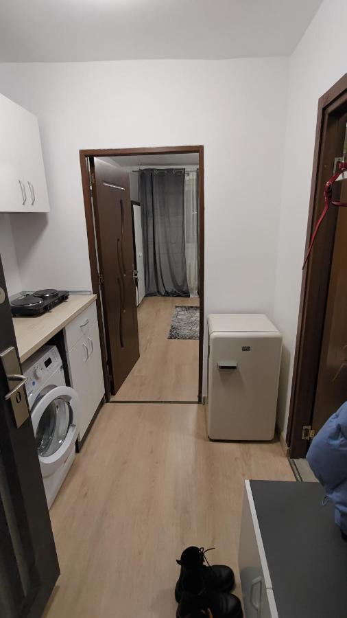 Garsoniera 30Mp Chrysflatty1 - Free Netflix Apartment Arad Exterior photo